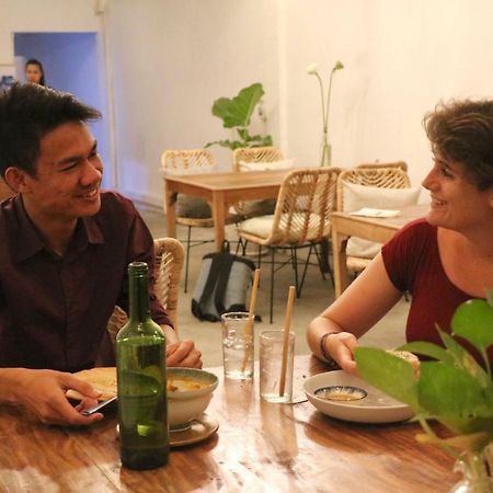 Sacred Lotus Plant-Based Café X Homestay Phnom Penh Exterior foto
